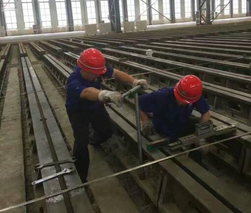 地軌安裝現(xiàn)場