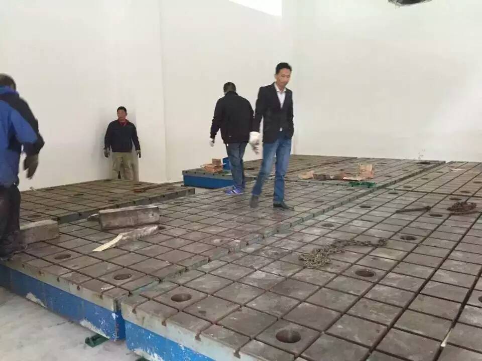 凱創安裝技師在上海安裝現場